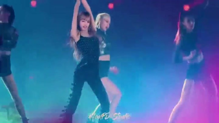 kpop练歌房# 人间芭比lisa经典名场面——《attention