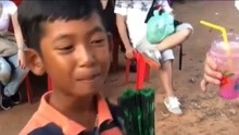 柬埔寨卖纪念品的小男孩沙莉、精通15国语言，聪明伶俐