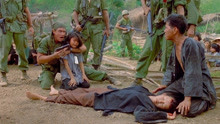 只因遭到越军埋伏，美军枪杀当地居民，玷污少女！人性战争片