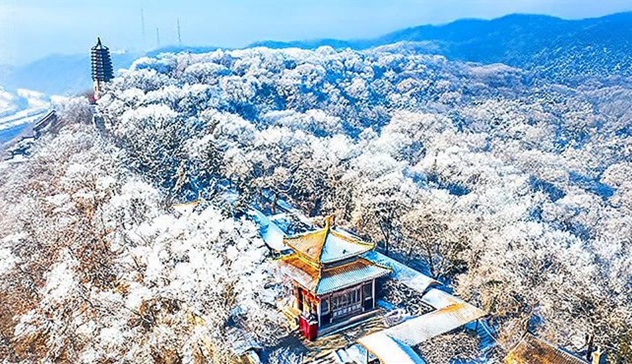 高尔山雪景图片