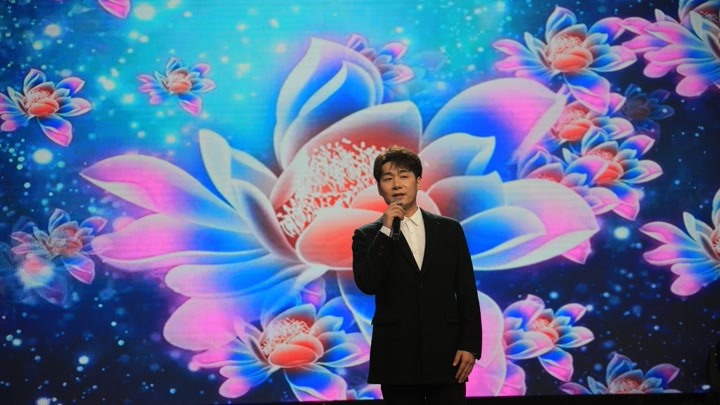 2022中华民族春晚-陈雅森演唱《我的快乐就是想你》总导演韩树
