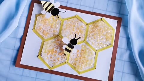 废物利用 来用快递盒里的气泡膜制作小蜜蜂的蜂巢 创意手工粘贴画